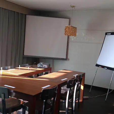 Echo 3* تيهاني