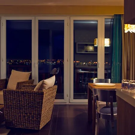 Hotel Echo