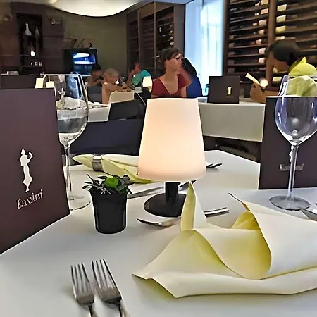 Hotel Echo