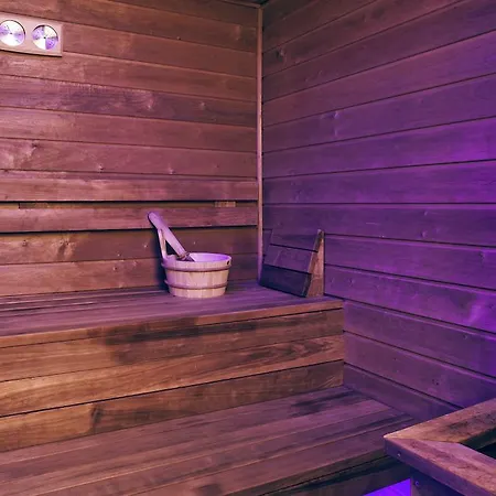 Hotel Echo