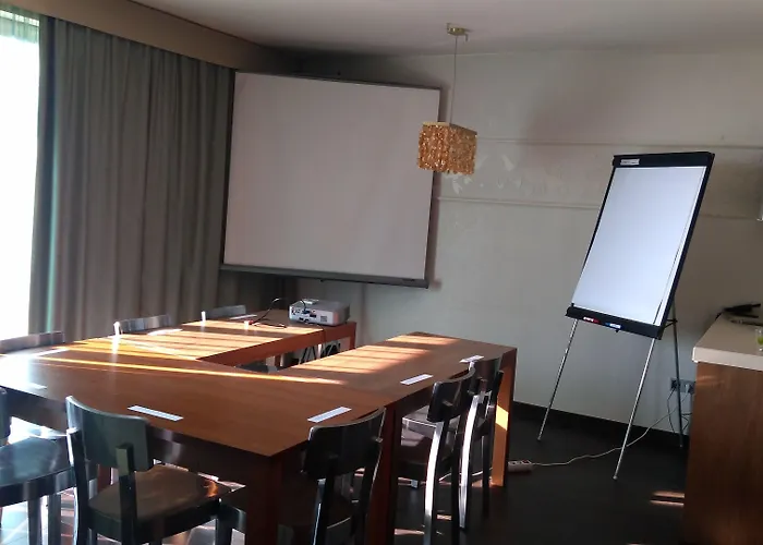 Echo 3* טיהאני